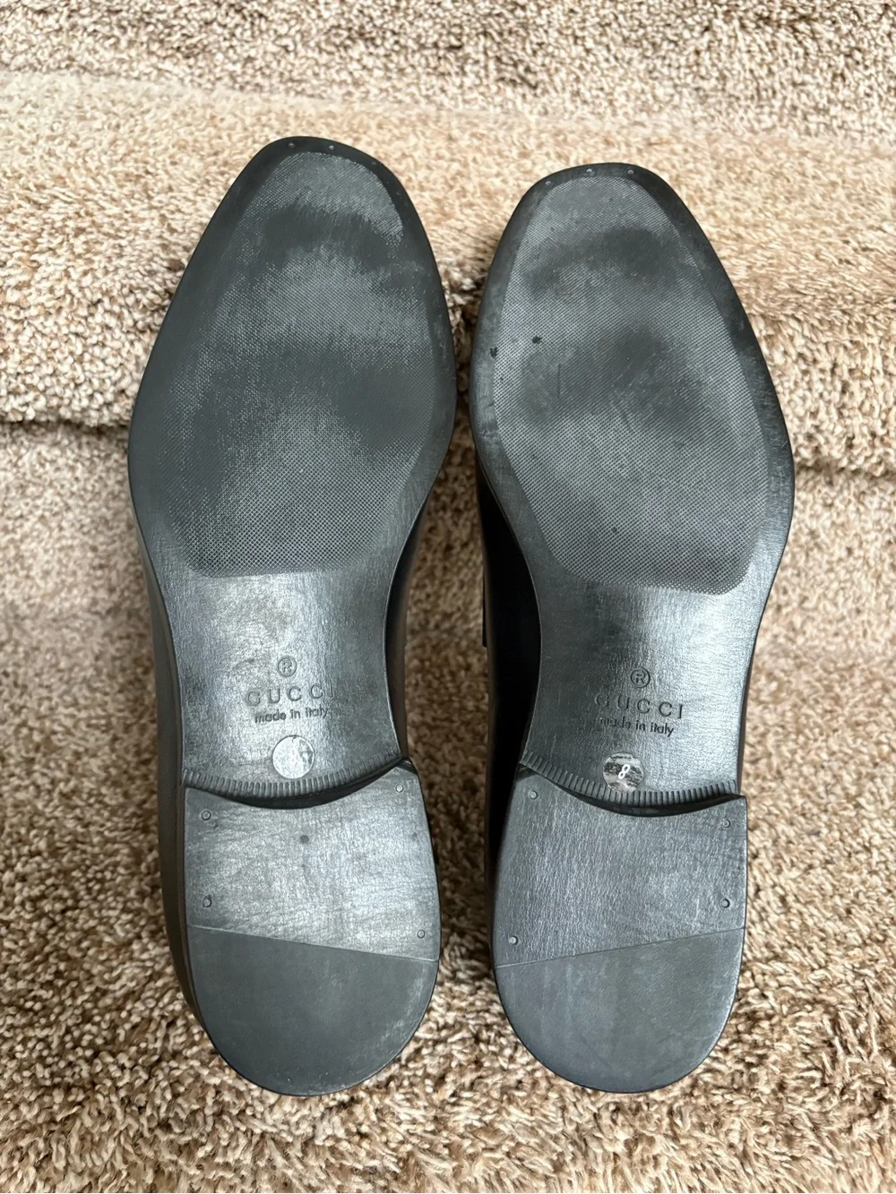 Gucci Men's Black Leather Loafers with Green & Red Stripe